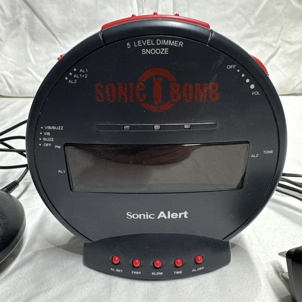 Sonic Alert Sonic Bomb Vibrating Alarm Clock with Bed Shaker TESTED WORKING